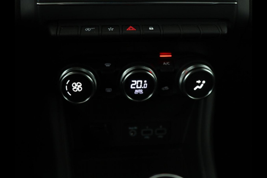 Renault Captur 1.0 TCe Intens | Trekhaak | Camera | Carplay | Climate control | Keyless | Full LED | Cruise control | Bluetooth | Getint glas