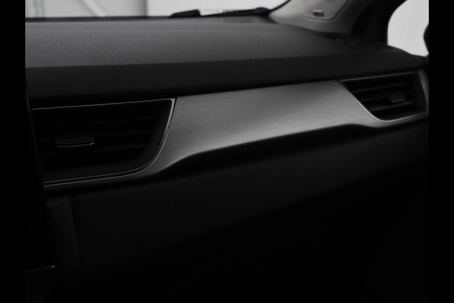 Renault Captur 1.3 TCe Edition One | 154pk | Automaat | Trekhaak | Camera | Half leder | Carplay | BOSE Sound | Full LED | Navigatie | Climate control