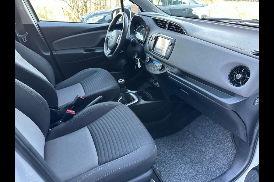 Toyota Yaris 1.0 VVT-i Aspiration 1STE EIGEN | CARPLAY | CAMERA | BTW