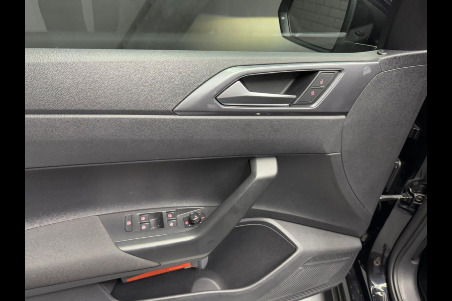 Volkswagen Polo 1.0 TSI R-LINE | PANO | CARPLAY | HALF LEDER | BTW | NWE APK