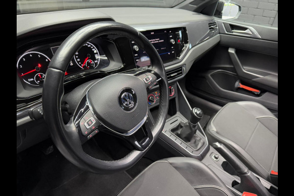 Volkswagen Polo 1.0 TSI R-LINE | PANO | CARPLAY | HALF LEDER | BTW | NWE APK