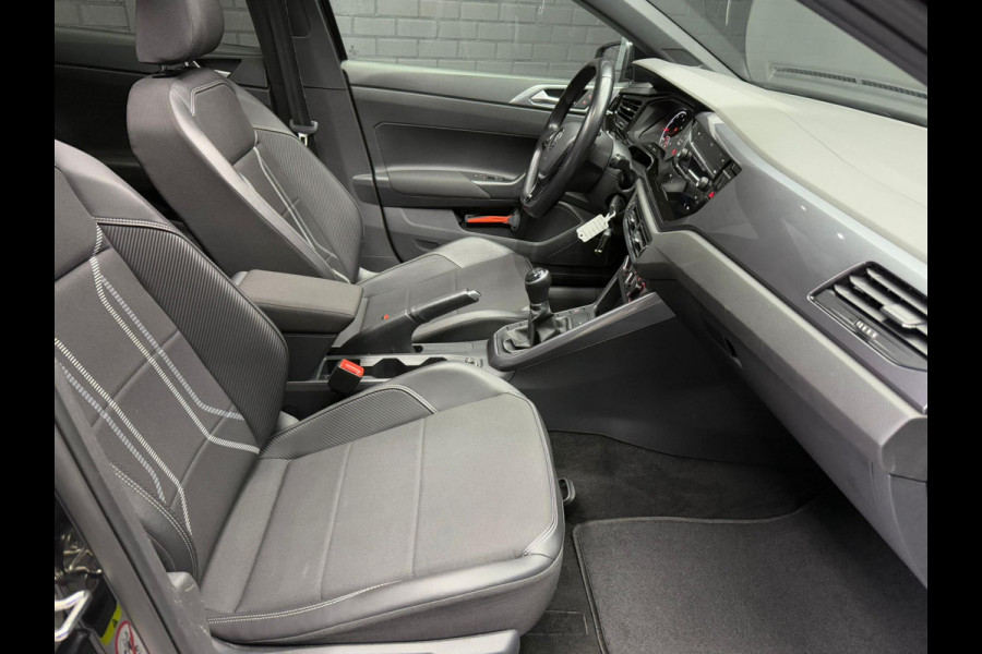 Volkswagen Polo 1.0 TSI R-LINE | PANO | CARPLAY | HALF LEDER | BTW | NWE APK