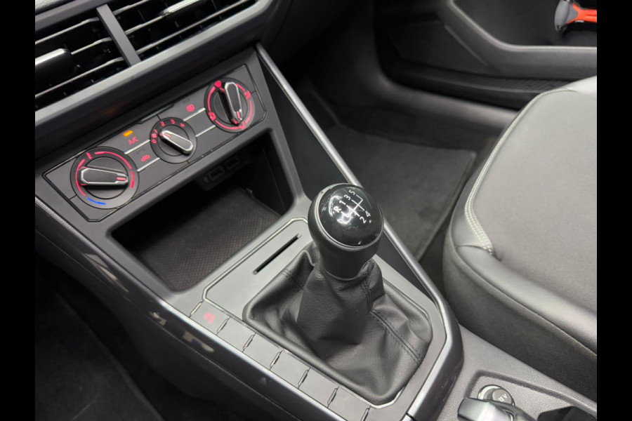 Volkswagen Polo 1.0 TSI R-LINE | PANO | CARPLAY | HALF LEDER | BTW | NWE APK