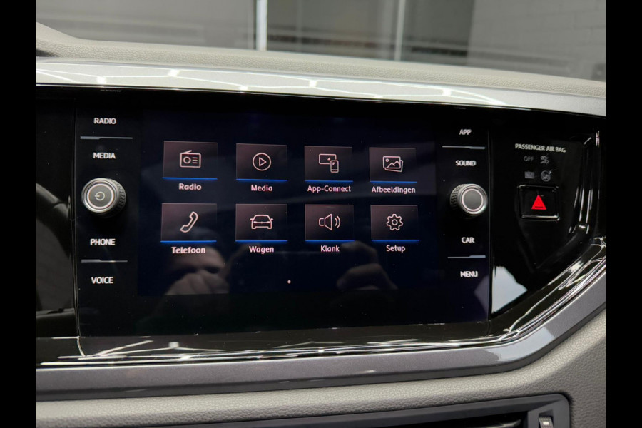 Volkswagen Polo 1.0 TSI R-LINE | PANO | CARPLAY | HALF LEDER | BTW | NWE APK
