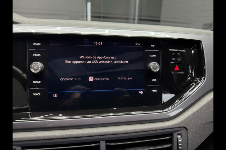 Volkswagen Polo 1.0 TSI R-LINE | PANO | CARPLAY | HALF LEDER | BTW | NWE APK