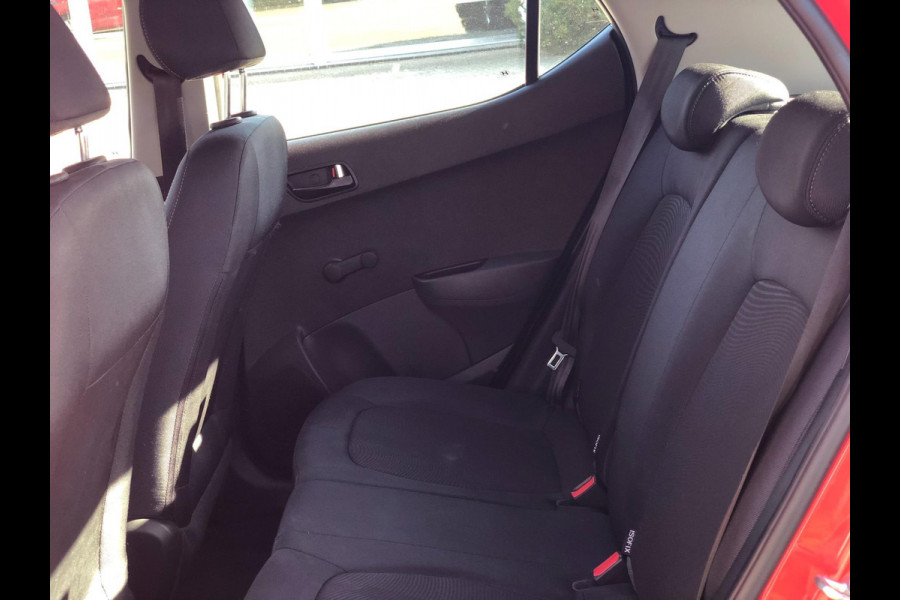 Hyundai i10 1.0i i-Drive | Radio, Start-Stop, Trekhaak, NAP | Dealeronderhouden |