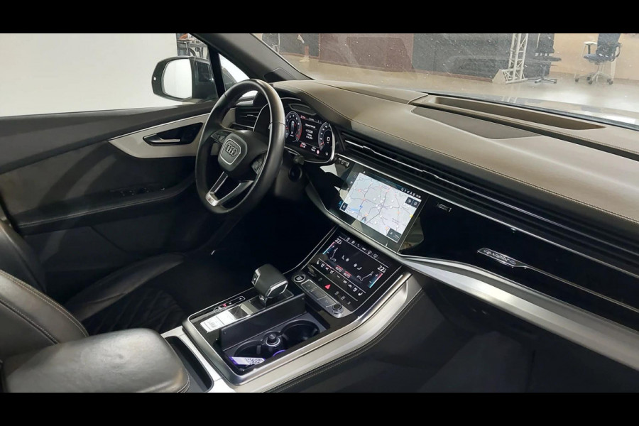Audi Q7 55 TFSI quattro S-Line 7-pers Pano S-zetels Trekh ACC HUD B&O 360 Soft-close