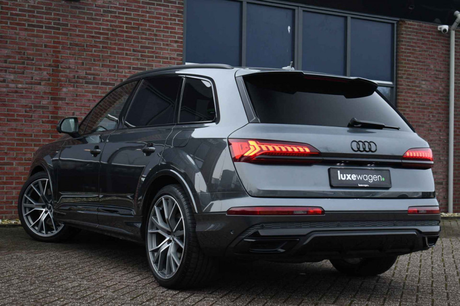 Audi Q7 55 TFSI quattro S-Line 7-pers Pano S-zetels Trekh ACC HUD B&O 360 Soft-close