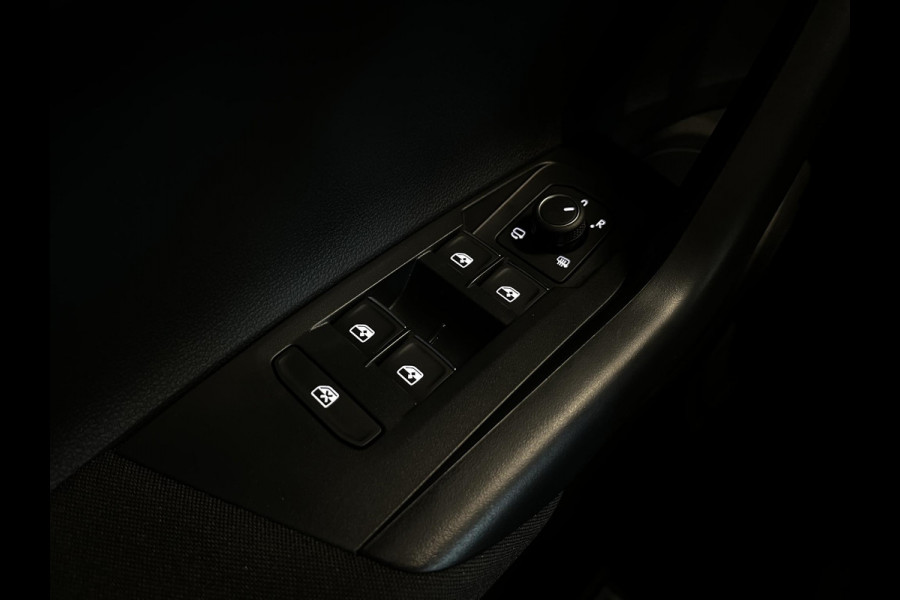 Volkswagen Polo 1.0 TSI R-Line Edition Black Style Navi Carplay PDC VA Adaptive Cruise Control Airco /ECC Full LED