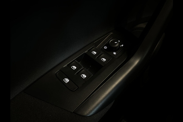 Volkswagen Polo 1.0 TSI R-Line Edition Black Style Navi Carplay PDC VA Adaptive Cruise Control Airco /ECC Full LED