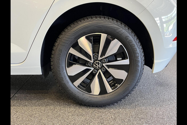 Volkswagen Polo 1.0 TSI DSG Life Automaat Navigatie Apple Carplay/ Android Auto Camera Parkeersensoren Adaptive Cruise Control Stoelverwarming Virtual Cockpit Climate Control