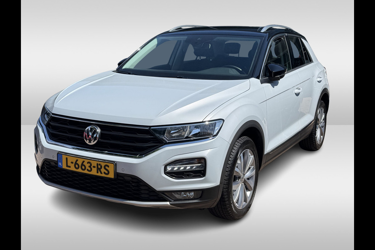 Volkswagen T-Roc 1.5 TSI Sport / Trekhaak / Virtual Cockpit / Navigatie / Parkeerhulp V+A / Spiegelpakket / 17'' / Apple CarPlay / ACC Volkswagen T-Roc 1.5 TSI Sport / Trekhaak / Virtual Cockpit / Navigatie / Parkeerhulp V+A / Spiegelpakket / 17'' / Apple CarPlay / ACC