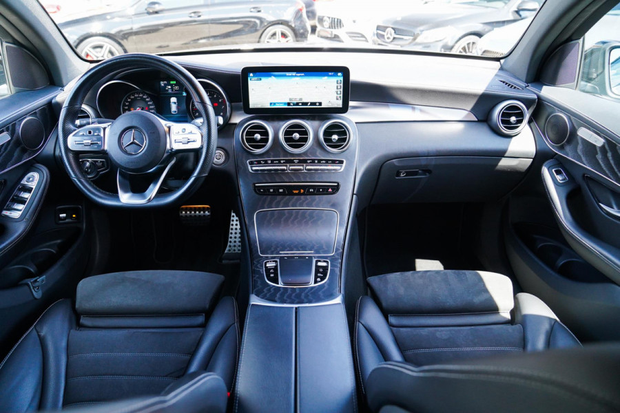 Mercedes-Benz GLC Coupé 300e 4MATIC Business Solution AMG Pakket | Luxe leder/Alcantara | Camera | Trekhaak | Facelift |