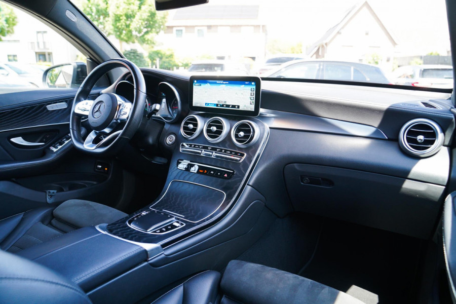 Mercedes-Benz GLC Coupé 300e 4MATIC Business Solution AMG Pakket | Luxe leder/Alcantara | Camera | Trekhaak | Facelift |