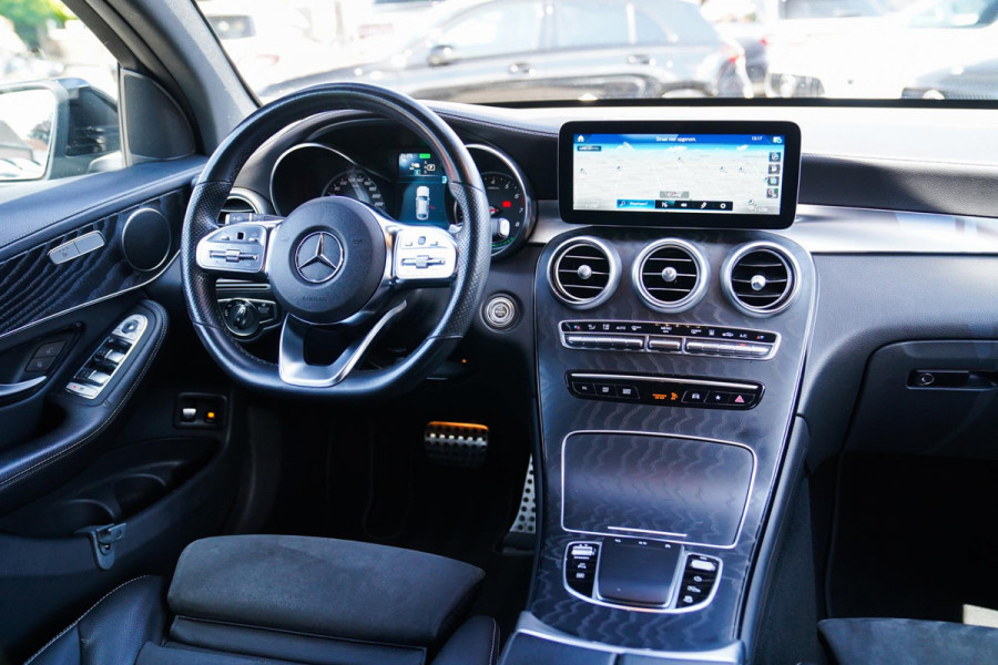 Mercedes-Benz GLC Coupé 300e 4MATIC Business Solution AMG Pakket | Luxe leder/Alcantara | Camera | Trekhaak | Facelift |