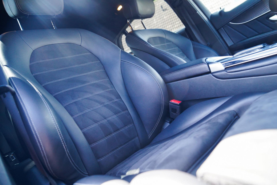 Mercedes-Benz GLC Coupé 300e 4MATIC Business Solution AMG Pakket | Luxe leder/Alcantara | Camera | Trekhaak | Facelift |