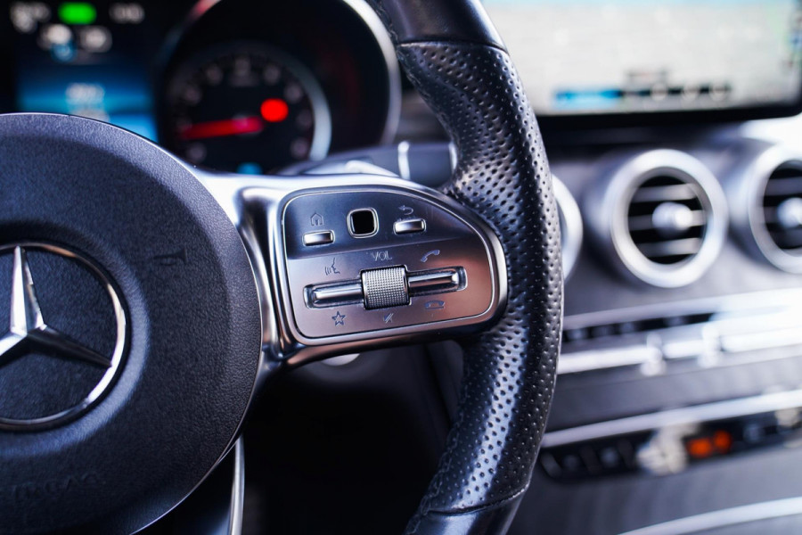 Mercedes-Benz GLC Coupé 300e 4MATIC Business Solution AMG Pakket | Luxe leder/Alcantara | Camera | Trekhaak | Facelift |