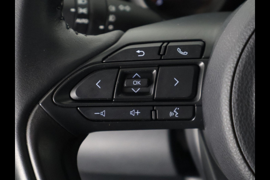 Toyota Yaris 1.5 Hybrid First Edition Bi-Tone | 1e eigenaar | Dealer onderhouden | Apple Carplay & AndroidAUTO | Camera | Navigatie |