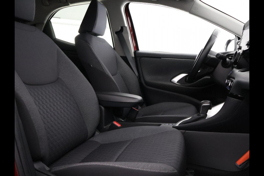 Toyota Yaris 1.5 Hybrid First Edition Bi-Tone | 1e eigenaar | Dealer onderhouden | Apple Carplay & AndroidAUTO | Camera | Navigatie |