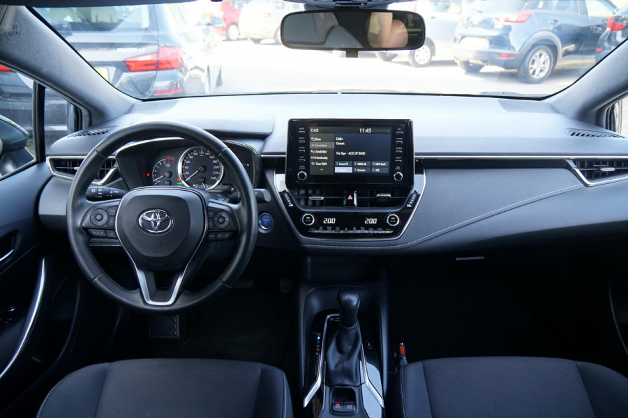 Toyota Corolla Touring Sports 1.8 Hybrid Active + KEYLESS / CAMERA / CARPLAY / TREKHAAK