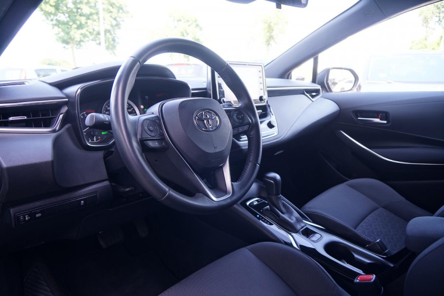 Toyota Corolla Touring Sports 1.8 Hybrid Active + KEYLESS / CAMERA / CARPLAY / TREKHAAK