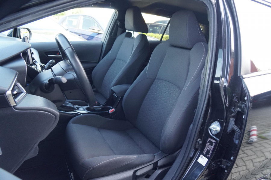 Toyota Corolla Touring Sports 1.8 Hybrid Active + KEYLESS / CAMERA / CARPLAY / TREKHAAK