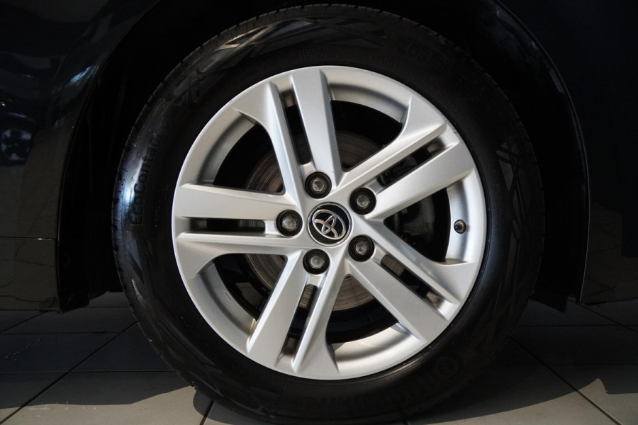 Toyota Corolla Touring Sports 1.8 Hybrid Active + KEYLESS / CAMERA / CARPLAY / TREKHAAK