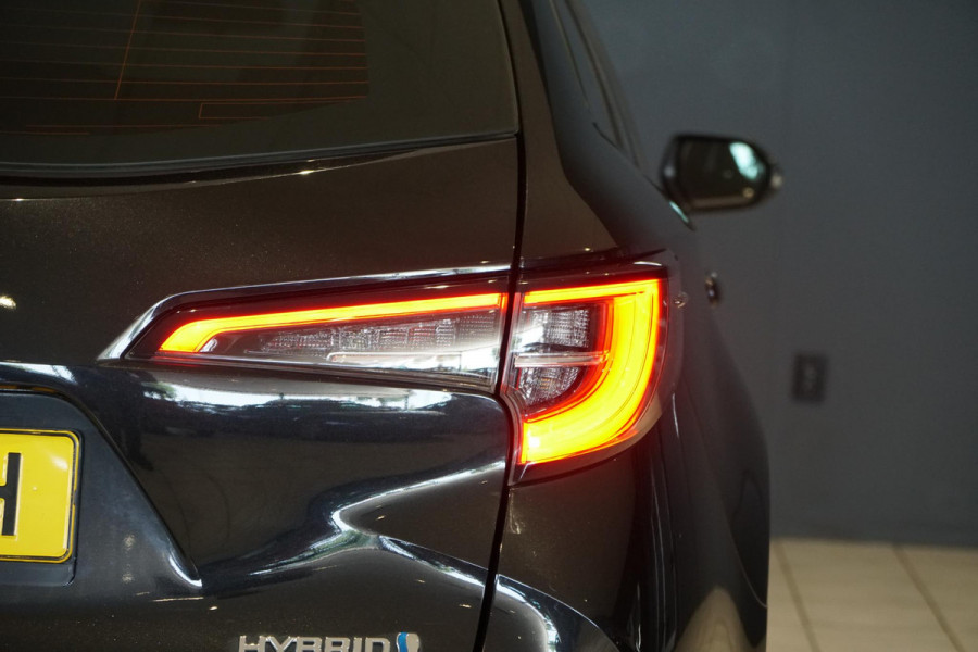 Toyota Corolla Touring Sports 1.8 Hybrid Active + KEYLESS / CAMERA / CARPLAY / TREKHAAK