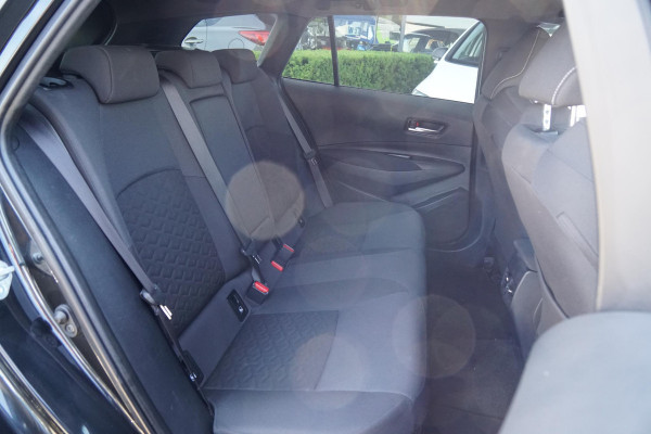 Toyota Corolla Touring Sports 1.8 Hybrid Active + KEYLESS / CAMERA / CARPLAY / TREKHAAK