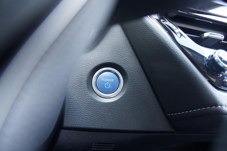 Toyota Corolla Touring Sports 1.8 Hybrid Active + KEYLESS / CAMERA / CARPLAY / TREKHAAK