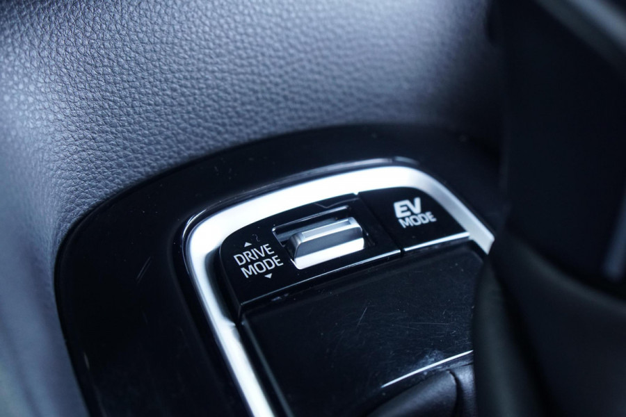 Toyota Corolla Touring Sports 1.8 Hybrid Active + KEYLESS / CAMERA / CARPLAY / TREKHAAK