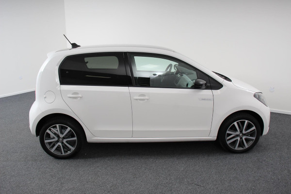 Seat Mii Electric electric Plus 61KW Climate control  Bluetooth Parkeersensoren Achter Lichtmetalen Velgen