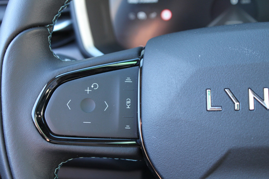 Lynk & Co 01 BLACK EDITION 1.5 PHEV 262pk Automaat NL-Auto NAP BTW Clima Cruise Navi 360 Camera Panoramadak 20"LMV El. Klep