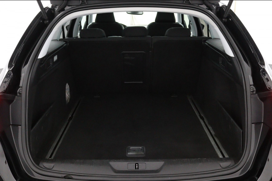 Peugeot 308 SW 1.2 PureTech Blue*ECC*CRUISE*NAVI*PANO*CAM*CARPLAY
