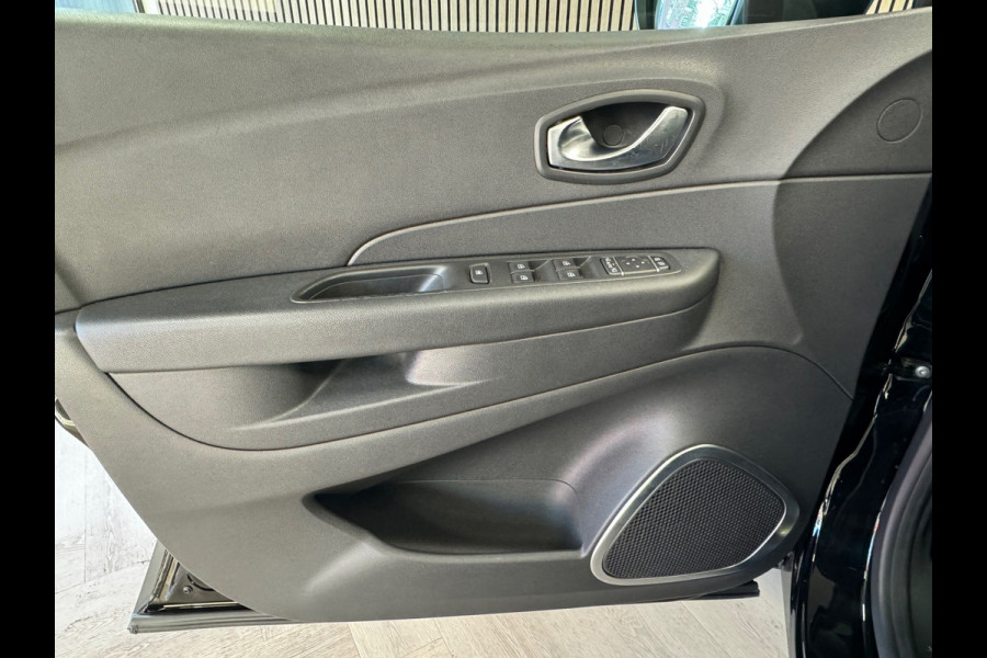 Renault Captur 1.3 TCe 155 Intens AUT. AIRCO CRUISE CAMERA NAVIGATIE PDC LEDER STOELVERWARMING