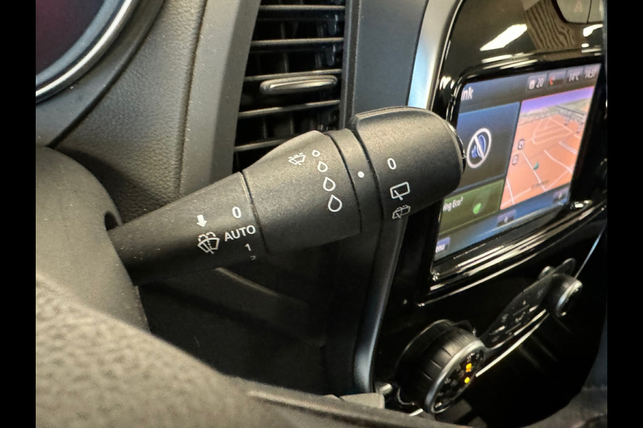 Renault Captur 1.3 TCe 155 Intens AUT. AIRCO CRUISE CAMERA NAVIGATIE PDC LEDER STOELVERWARMING
