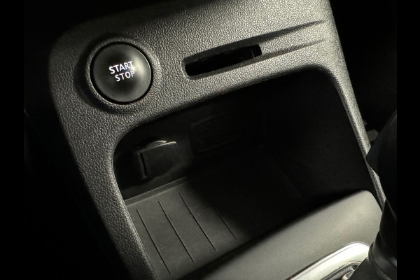 Renault Captur 1.3 TCe 155 Intens AUT. AIRCO CRUISE CAMERA NAVIGATIE PDC LEDER STOELVERWARMING
