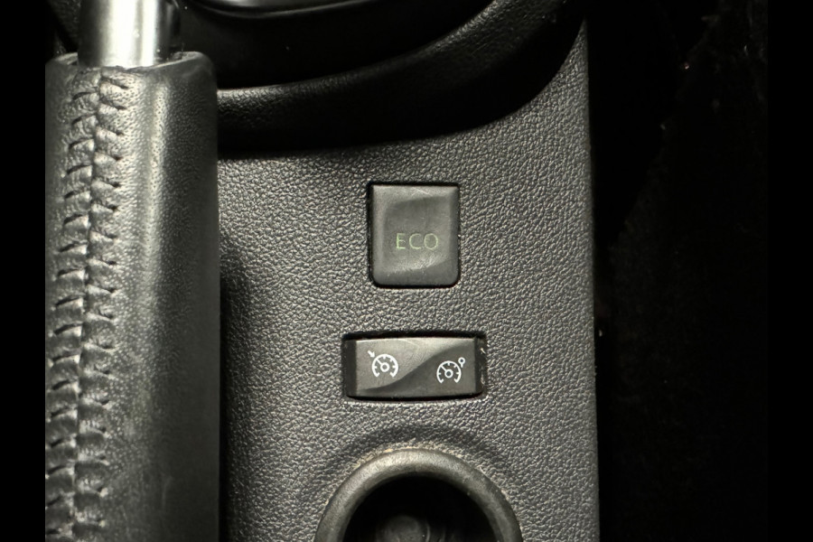Renault Captur 1.3 TCe 155 Intens AUT. AIRCO CRUISE CAMERA NAVIGATIE PDC LEDER STOELVERWARMING