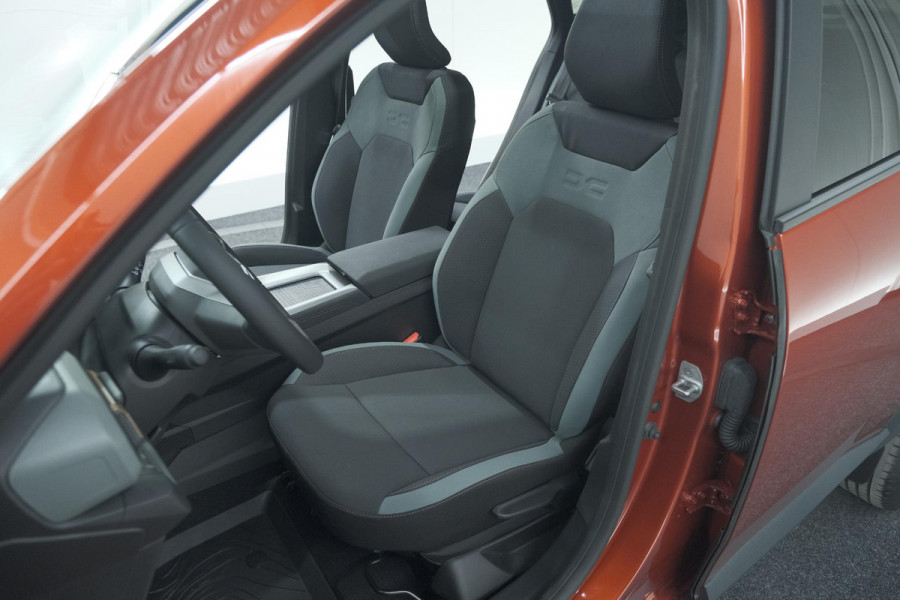 Dacia Bigster 1.8 Hybrid 155 Extreme | Trekhaak | Schuif-/Kanteldak | Camera | Adaptieve Cruise Control