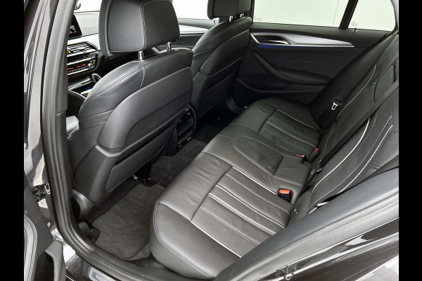 BMW 5 Serie Touring 520e Business Edition Plus (TREKHAAK ELETK. WEGKLAPBAAR, DEALER ONDERHOUDER, ELEKT. STOELEN, SFEERVERLICHTING)