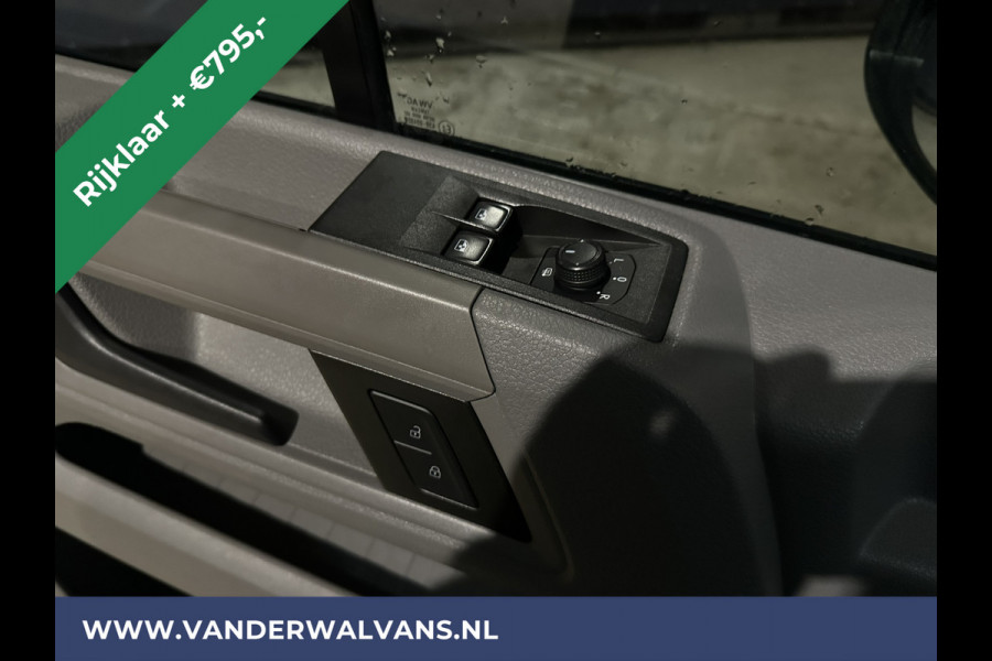 Volkswagen Crafter 2.0 TDI 140pk L3H3 L2H2 Euro6 *Rijklaar Direct Rijden* Airco | Navigatie | Apple Carplay | Android Auto | Cruisecontrol Bijrijdersbank, 3000kg trekvermogen, zilver