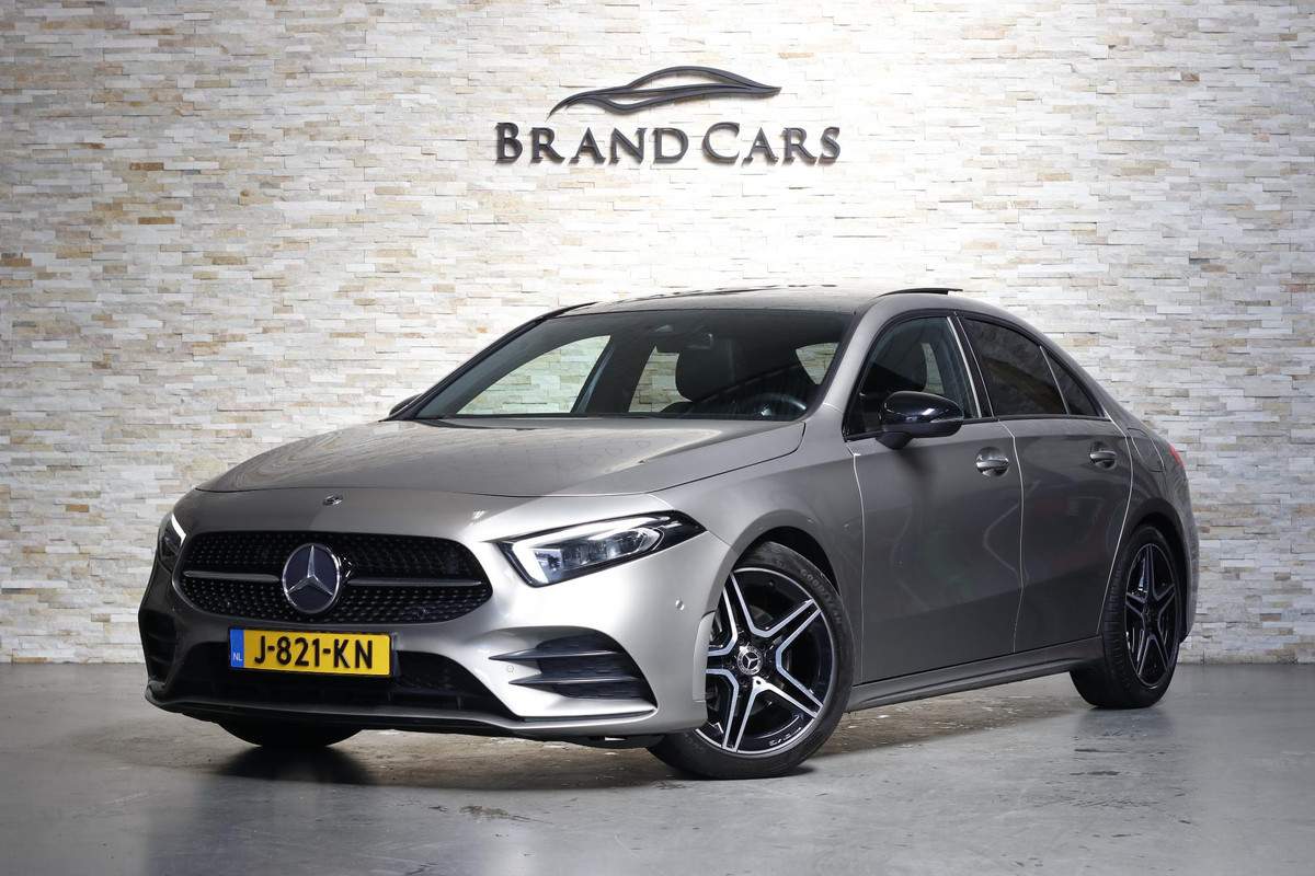 Mercedes-Benz A-Klasse 200 | AMG | MEMORY | PANO | CAMERA | SFEERVERLICHTING | MULTIBEAM LED | Mercedes-Benz A-Klasse 200 | AMG | MEMORY | PANO | CAMERA | SFEERVERLICHTING | MULTIBEAM LED |