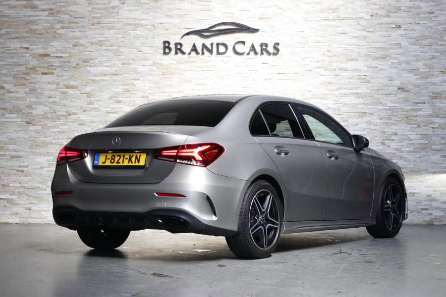 Mercedes-Benz A-Klasse 200 | AMG | MEMORY | PANO | CAMERA | SFEERVERLICHTING | MULTIBEAM LED |