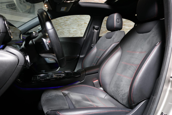 Mercedes-Benz A-Klasse 200 | AMG | MEMORY | PANO | CAMERA | SFEERVERLICHTING | MULTIBEAM LED |
