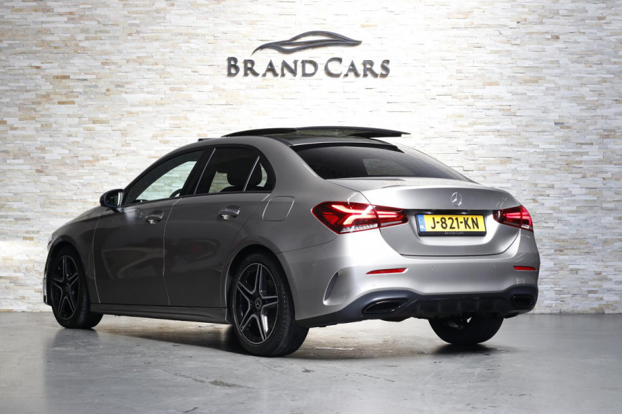 Mercedes-Benz A-Klasse 200 | AMG | MEMORY | PANO | CAMERA | SFEERVERLICHTING | MULTIBEAM LED |