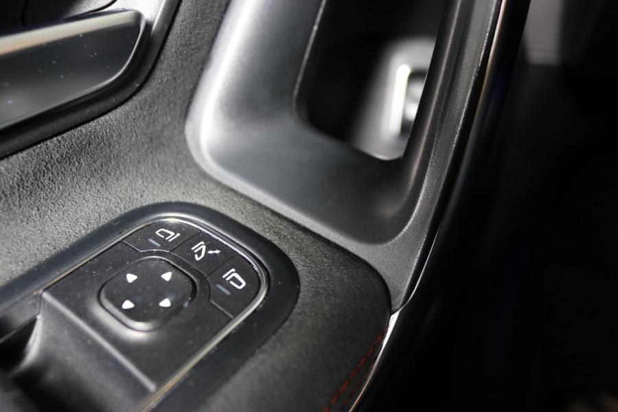 Mercedes-Benz A-Klasse 200 | AMG | MEMORY | PANO | CAMERA | SFEERVERLICHTING | MULTIBEAM LED |