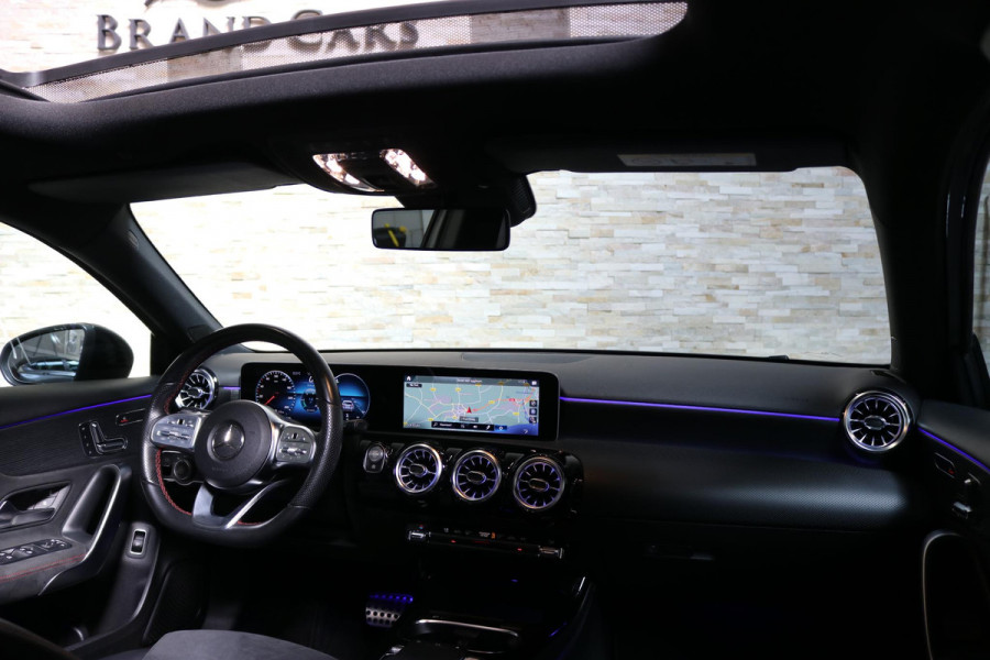 Mercedes-Benz A-Klasse 200 | AMG | MEMORY | PANO | CAMERA | SFEERVERLICHTING | MULTIBEAM LED |