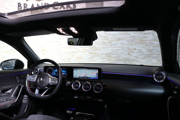 Mercedes-Benz A-Klasse 200 | AMG | MEMORY | PANO | CAMERA | SFEERVERLICHTING | MULTIBEAM LED |