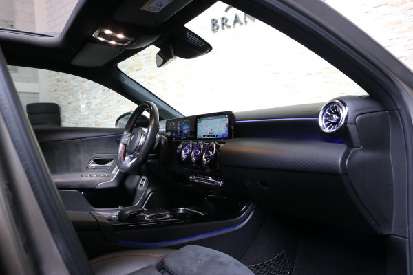 Mercedes-Benz A-Klasse 200 | AMG | MEMORY | PANO | CAMERA | SFEERVERLICHTING | MULTIBEAM LED |