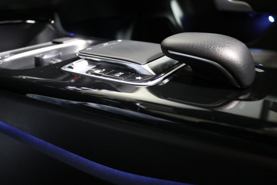 Mercedes-Benz A-Klasse 200 | AMG | MEMORY | PANO | CAMERA | SFEERVERLICHTING | MULTIBEAM LED |